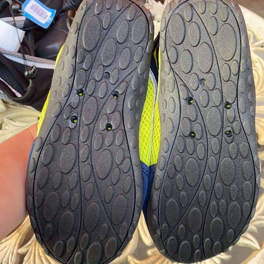 Swim shoes sz. 3 NWT